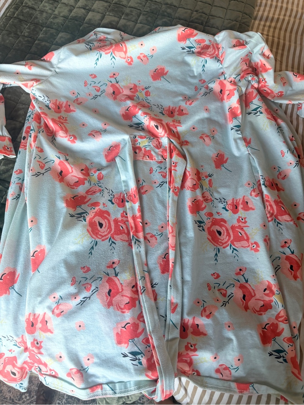 Floral Robe - Light Blue with Pink Roses - Picture 4 of 4